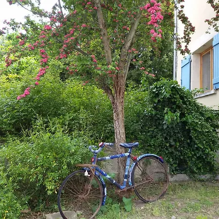 Le Vieux Velo Bed & Breakfast